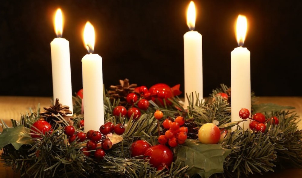Adventi k&eacute;sz&uuml;lőd&eacute;s az &oacute;vod&aacute;ban