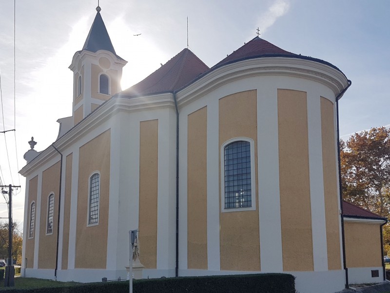 Templom, k&aacute;polna